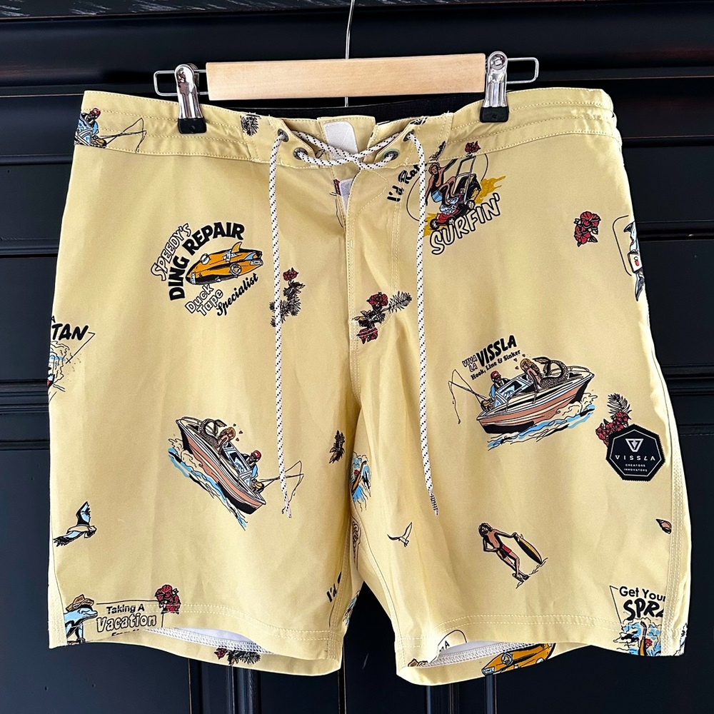 NWOT men’s Vissla board shorts size 34.